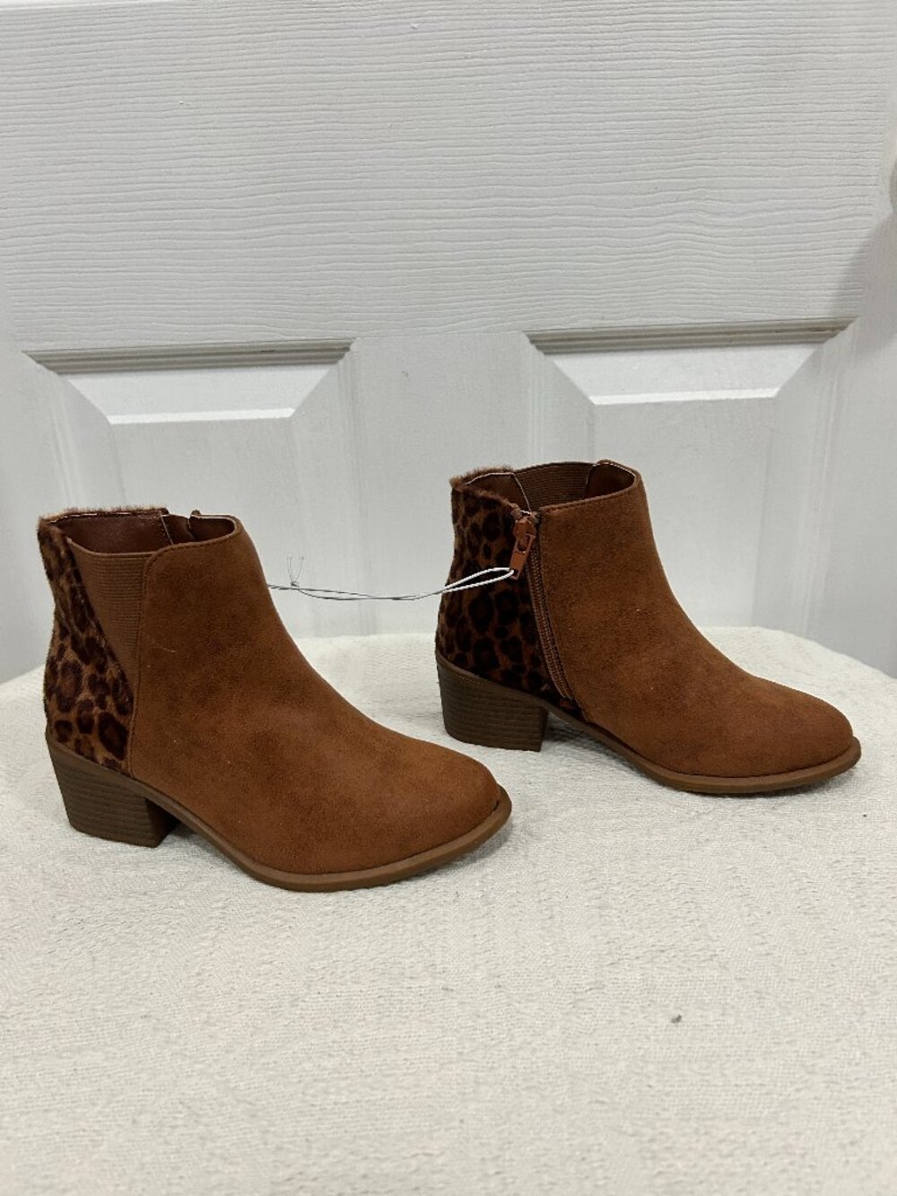 *** NEW *** Girls Boots - 1M - Picture 3 of 5